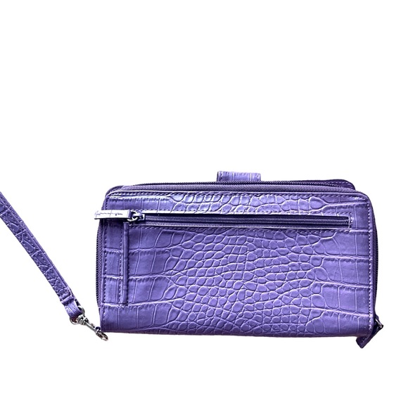 Purple croc embossed faux leather wristlet wallet - Picture 2 of 11